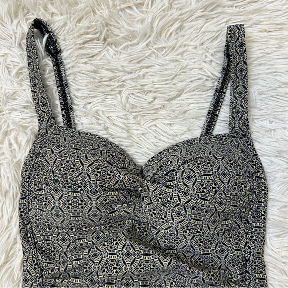 ◾️Nip Tuck Swim Joanne Twist Front Design Tummy Control One Piece Swimsuit - Picture 4 of 10